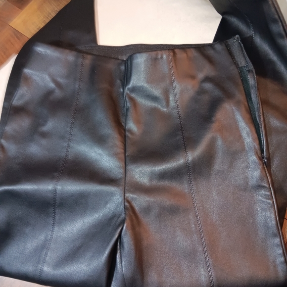 Ann Taylor Black Pleather Leggings Size Small – Sleek Faux Leather Pants - Picture 3 of 3